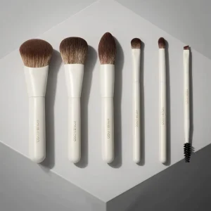 Premium Face Makeup Brush with Stylish Aluminum Handle for Powder Blending Contour Beauty Salon