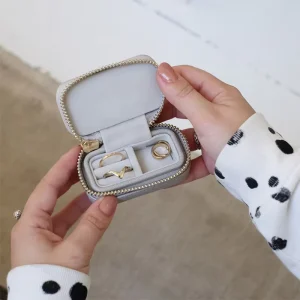 Super Mini Pink Leather Body Jewelry Box Cute Velvet Jewel Case for Ring Storage Travel-friendly Watch Case Gift Packaging