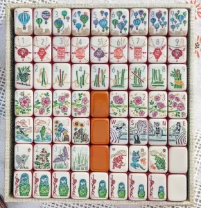 Tablevibe Exquisite Illustrated Mahjong Tiles Custom Art Face Durable Acrylic Gaming Tile Set